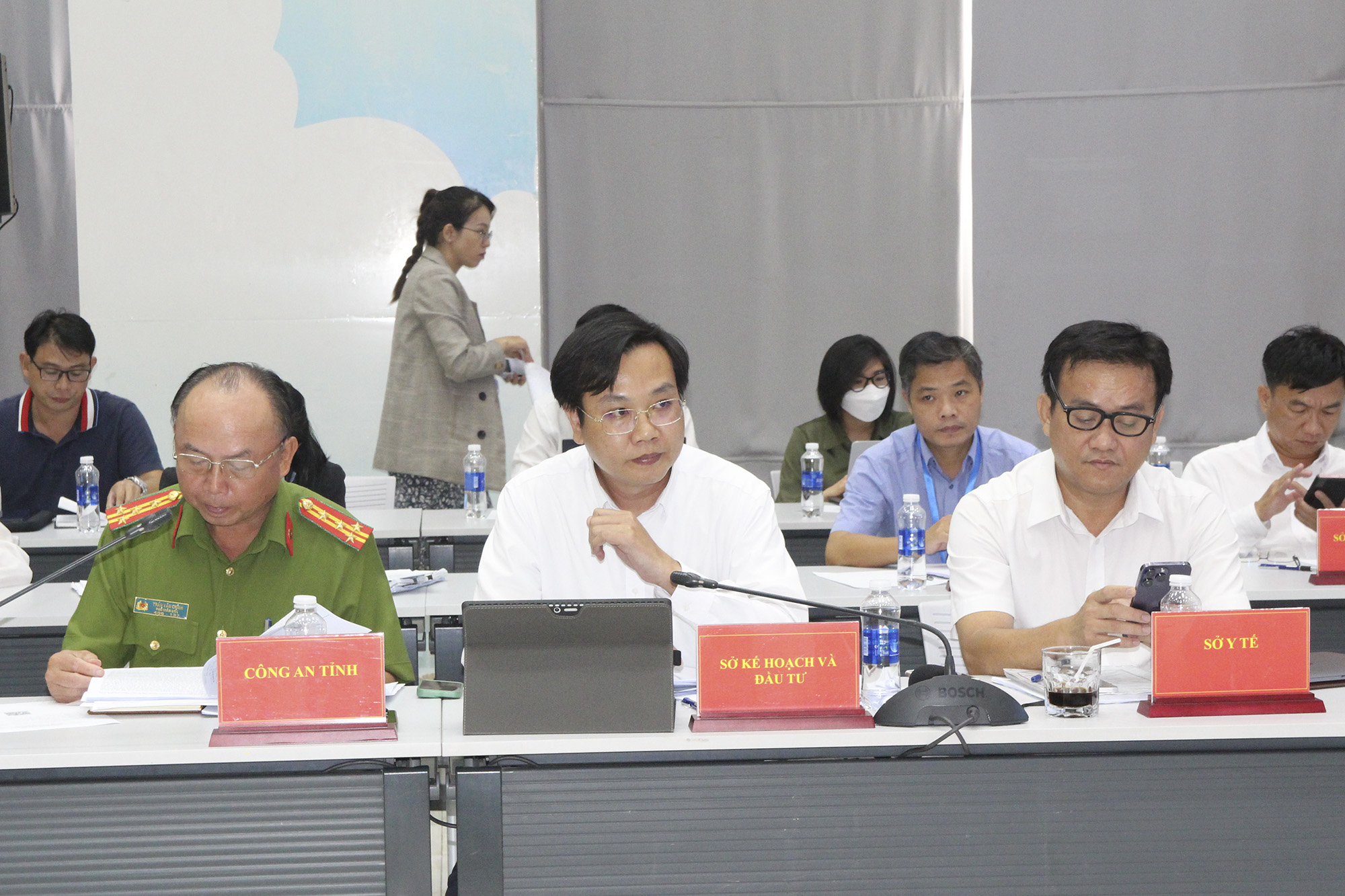 Đồng chí Nguyễn Thanh An – Phó Giám đốc Sở KH&ĐT tỉnh Bình Dương (ngồi giữa, hàng đầu) tại buổi họp báo (Ảnh: H.Hào).